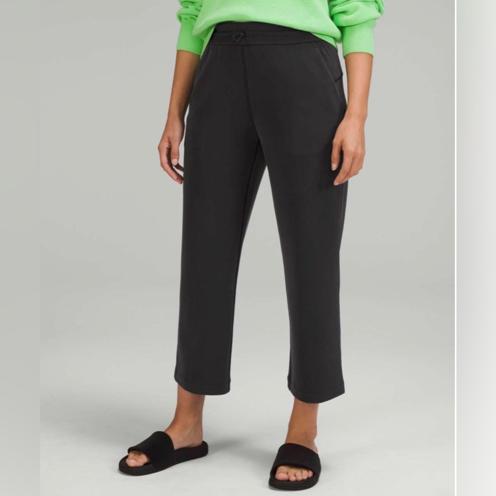 Lululemon Softstreme High-Rise Straight Leg Crop